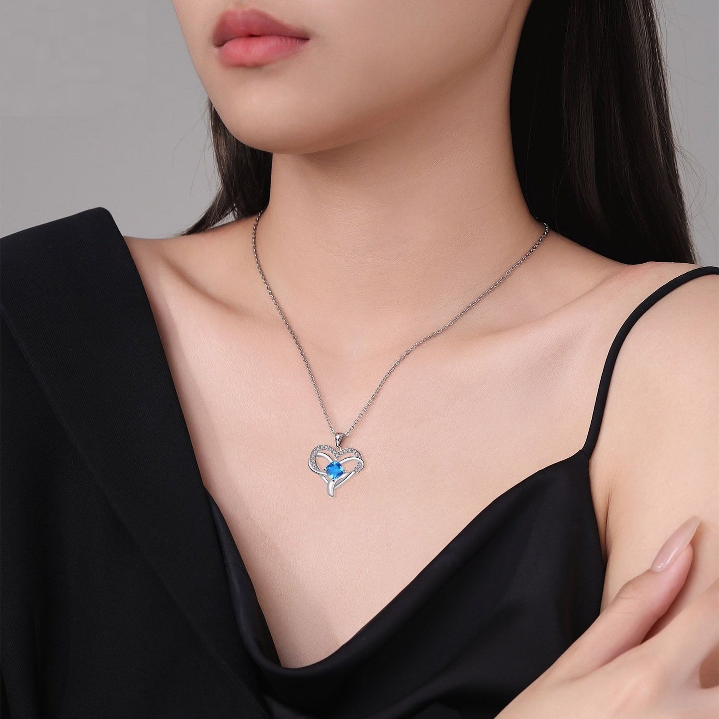 Infinite Love Heart-shaped Inlaid Necklace Women's High Sense Elegant Jewelry